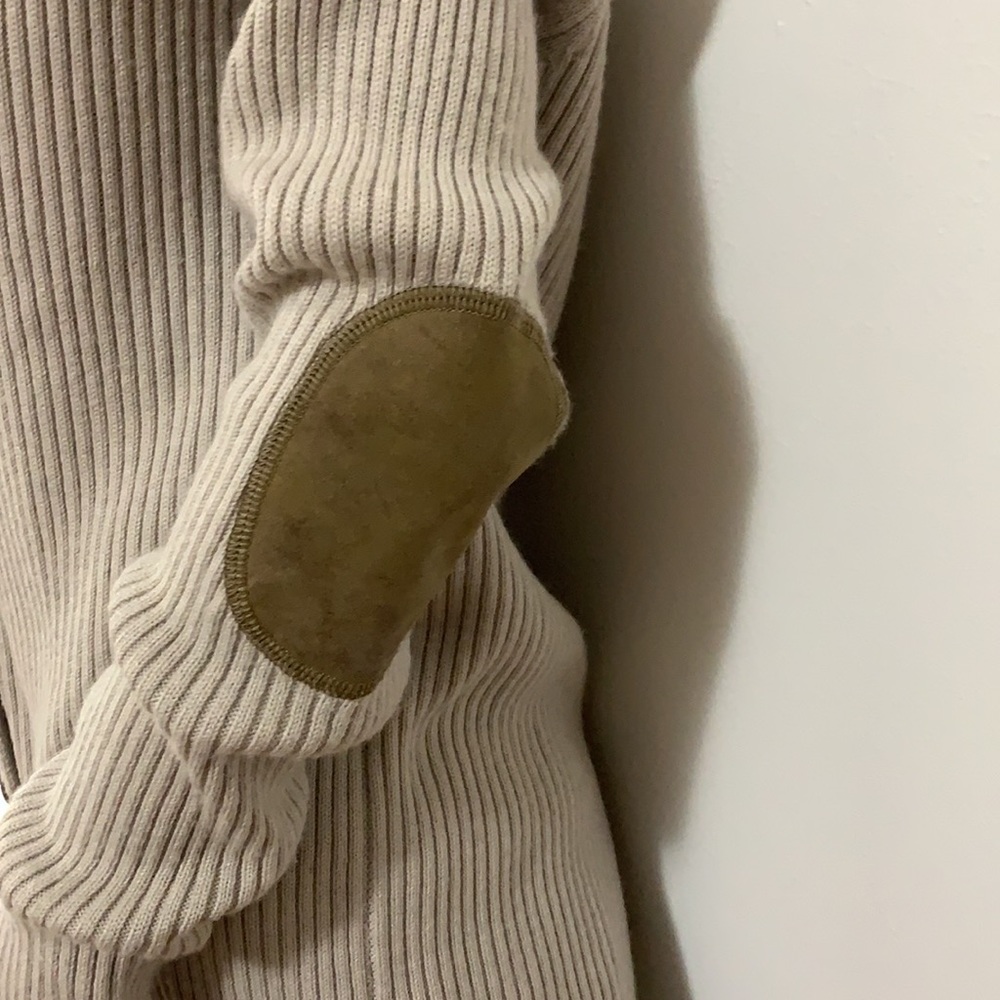 Cynthia Rowley Woman’s Sweater. - Picture 2 of 6